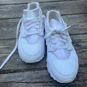 *open to offers* Huarache by Nike womens shoe
